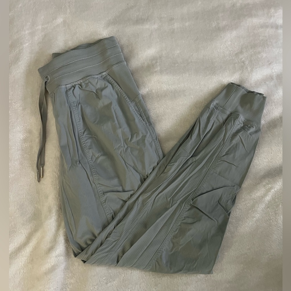 Lululemon dance studio jogger